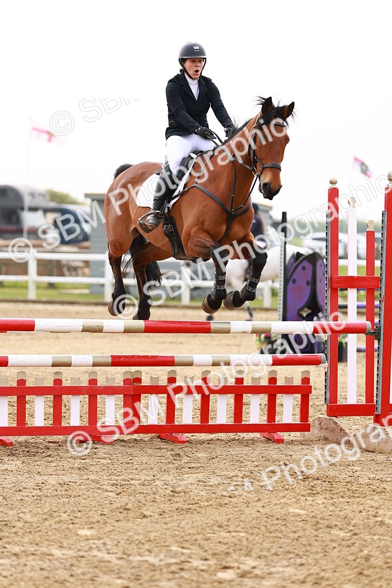  - Class 17 - Senior 1.05m