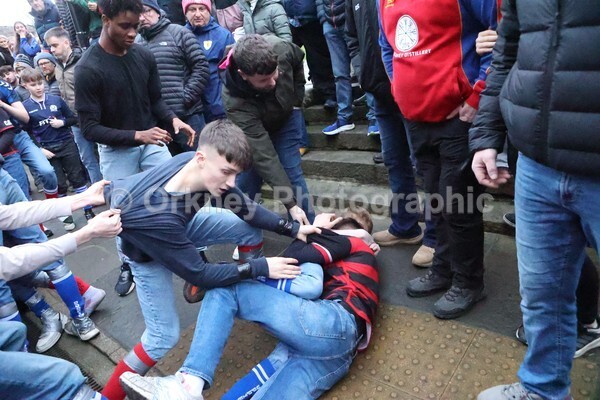 AA075685 - Christmas Boys Ba'