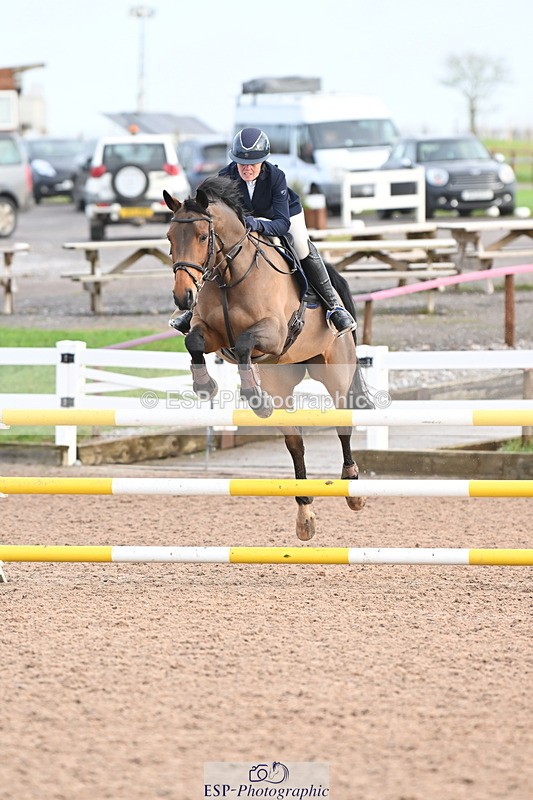 231209A-120438-01699 - Cls 12 Newcomers & 1.10m Open