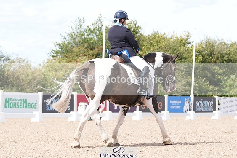 250906-134921-03399 - 106-Lucy.HamblettGalliano.Gold.Dust