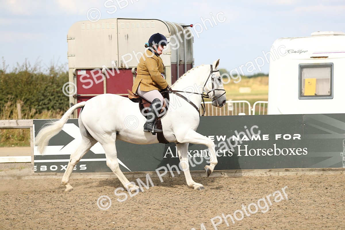 SBM_05708 - Class 48a Style & Performance 70cm (15-19)