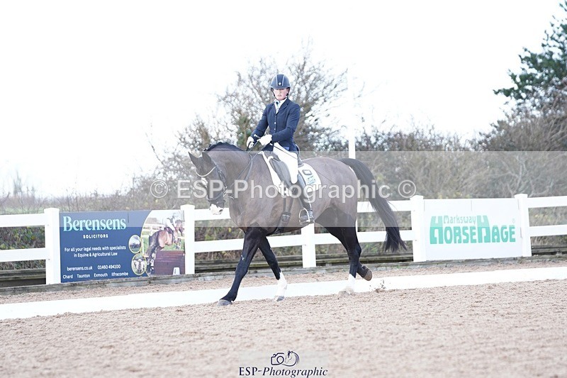 241214-125726-00541 - 144-Natasha.Rumble-Week.Orchard.Leo