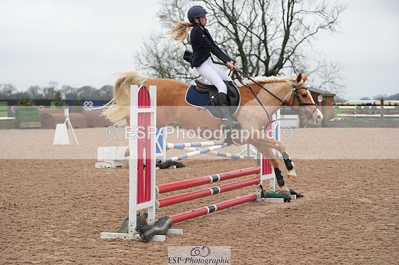 251116-094850-01419 - Cls 18 Clear Round 50cm
