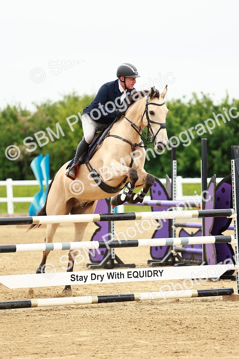 SBM_001031 - Class 4 - Senior Newcomers - 1.10m