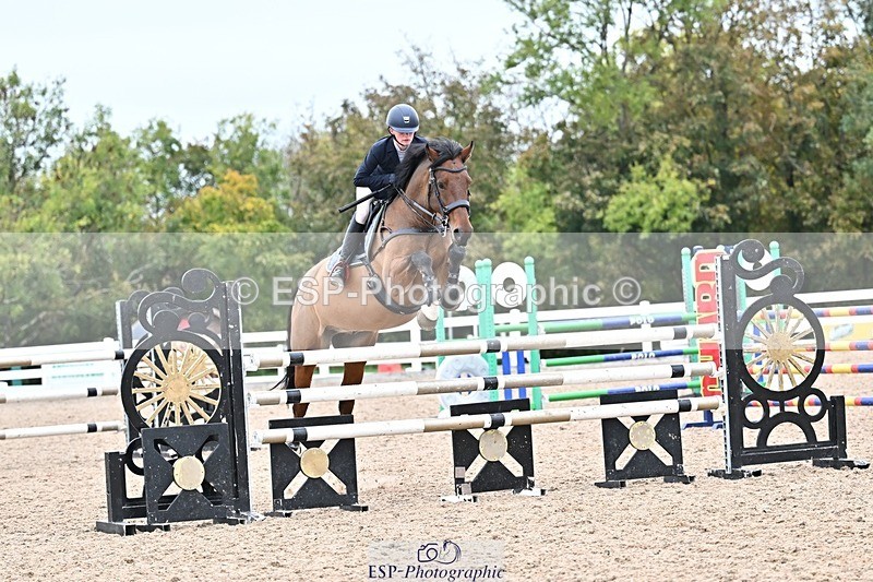 251015-130414-00480 - Cls 4 Newcomers and 1.10m Open