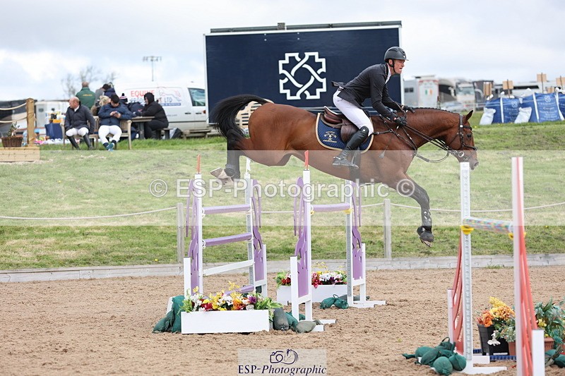 240419A-122420-07209 - Cls 6, 2 Star Medium Tour 1.35m