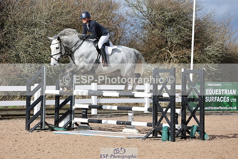 240223A-120617-01082 - Cls 4 Snr 1.05m Open