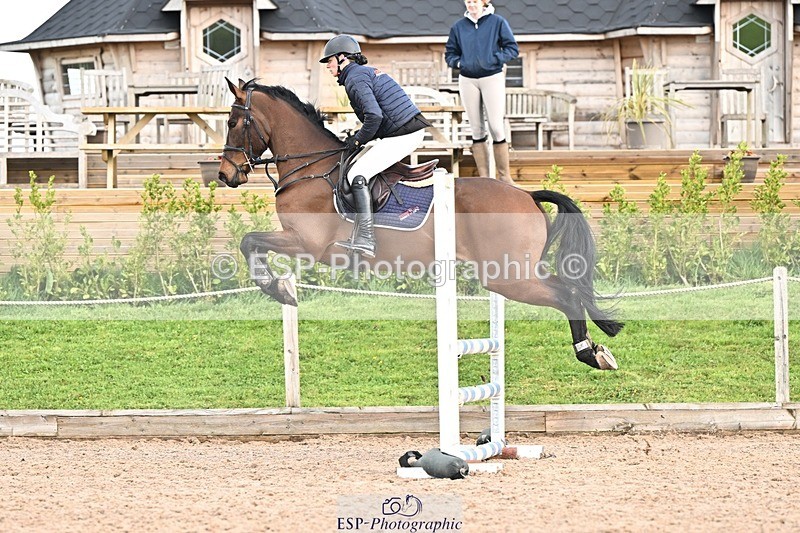 250416-101224-00240 - Cls 1 British Novice and 90cm