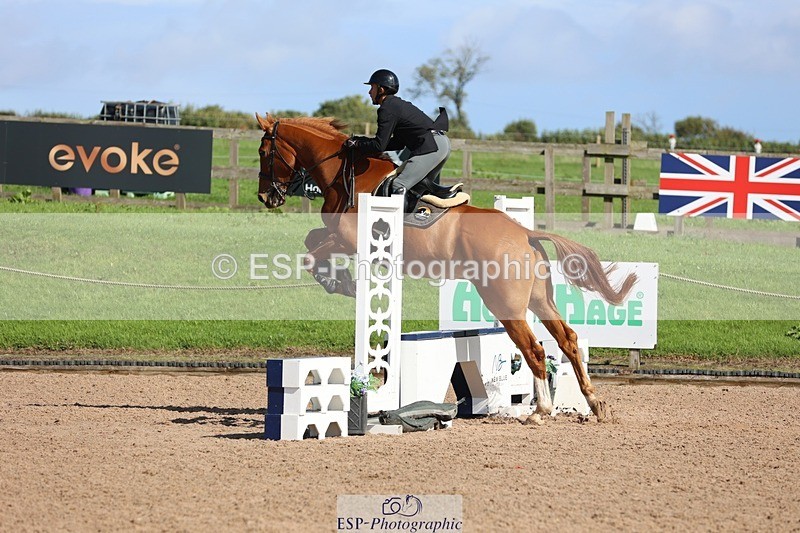 250911-144357-02532 - Cls 5 Chard Snr 90cm Speed Derby