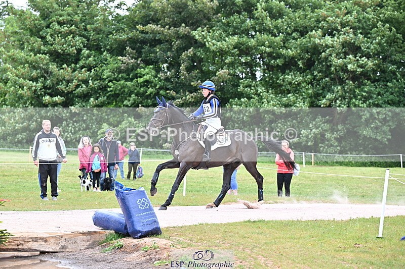 250525A-124749-16097 - D-452-Tiana.Coudray-COEUR.DE.L.ESPRIT.Z