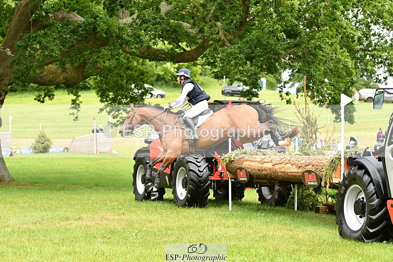 250525A-143115-16962 - D-460-Jenny.Caras-SOMMERSBY