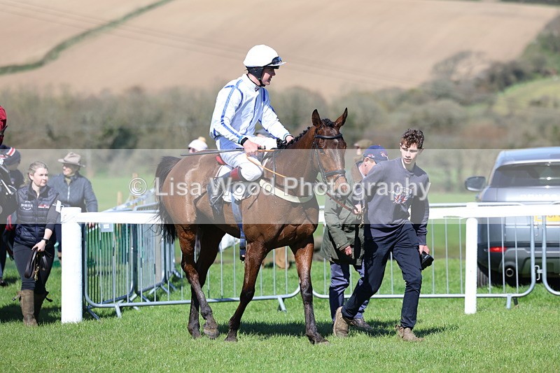 3E7A4908 - Race 1 Hunt Members