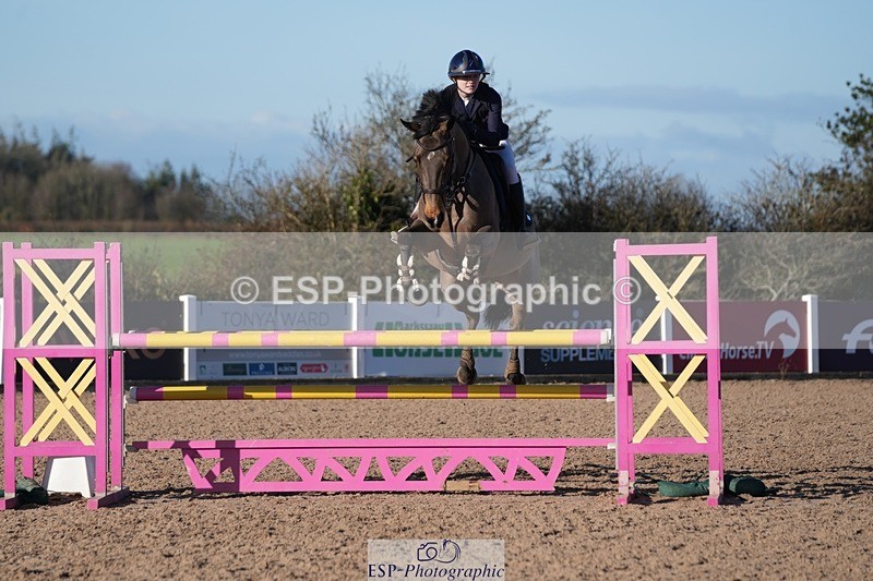 251130-122251-01165 - Cls 9 Pony Fox & 1.10m Open