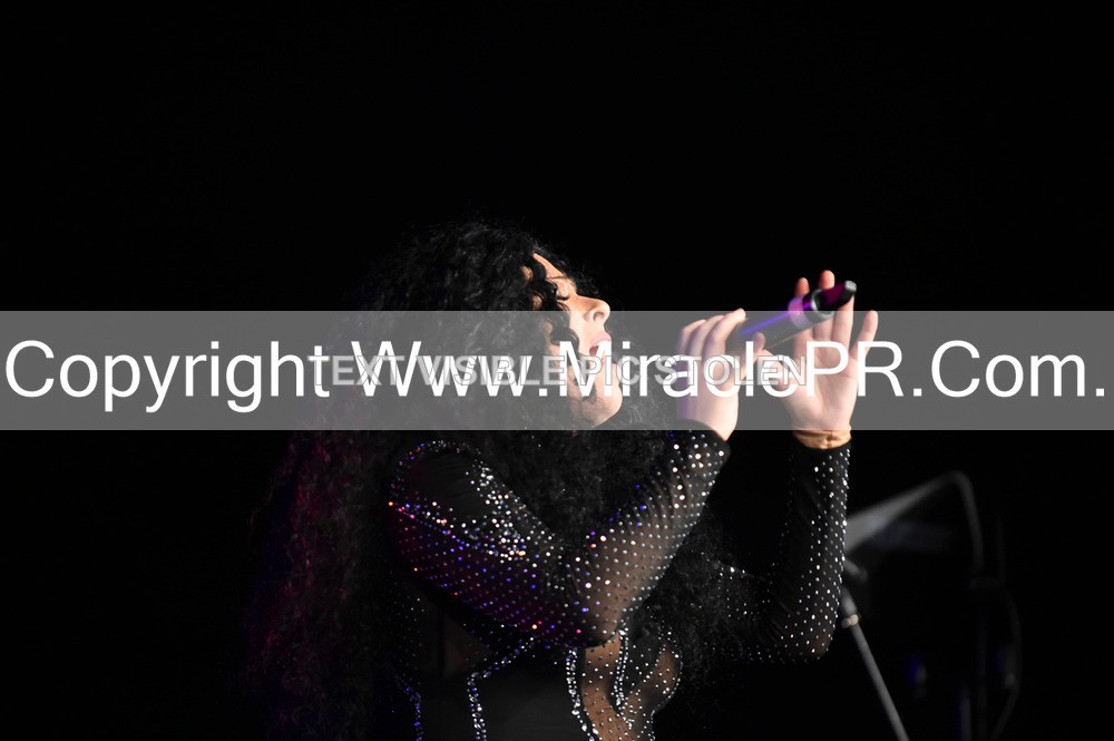 SH4_6426 - The Cher Experience