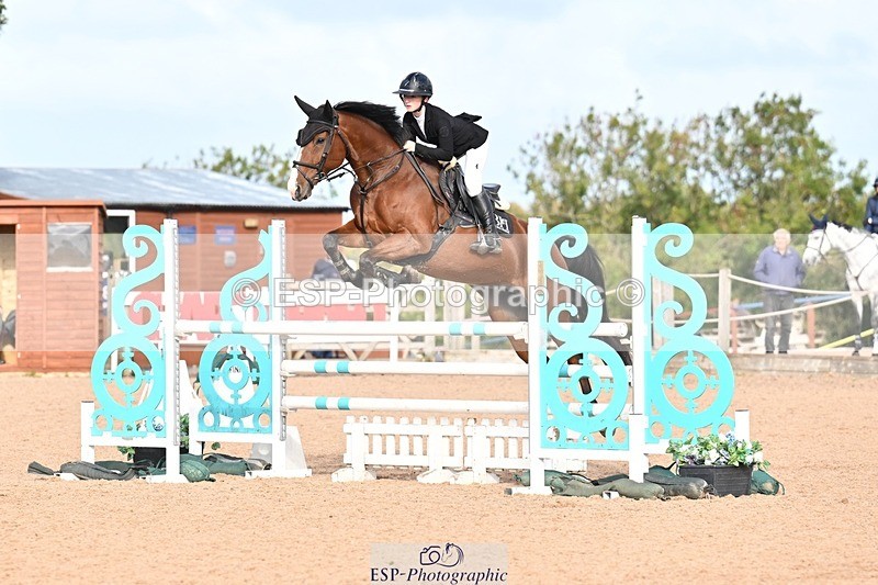 251005-102141-02735 - Cls 15 Foxhunter and 1.20m