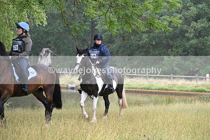 WJ7_9060 - Time at Water 11:53 to 12:23