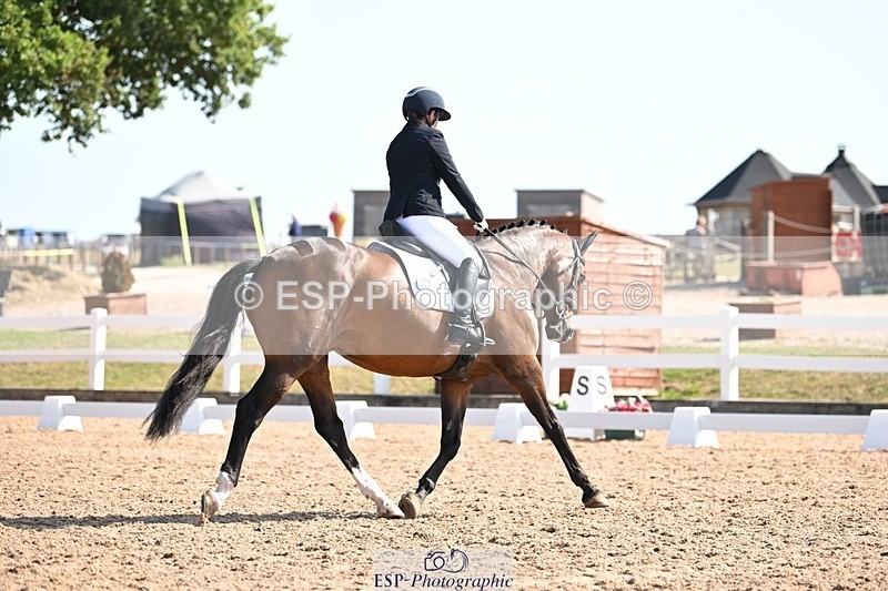 250816-104955-03463 - 047-Hannah.RogersWoodendfarm.Viva