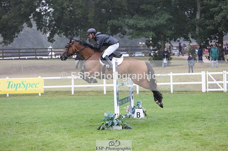 250830A-133120-06700 - Cls 16 Snr Newcomers and 1.10m Open