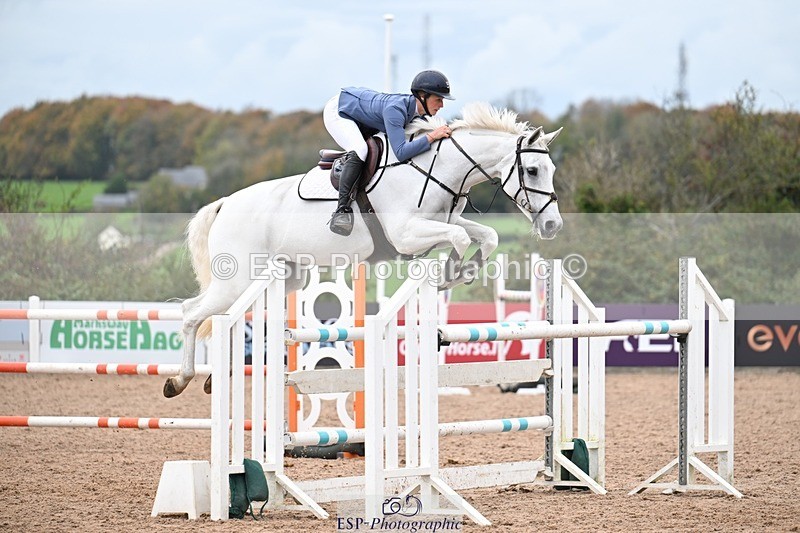 251022-143542-00686 - Cls 6 Snr Foxhunter 1.20m