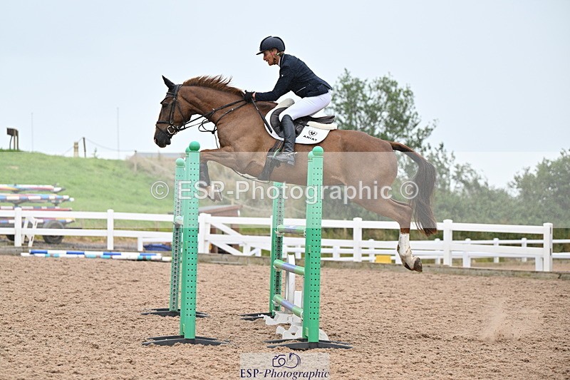 240703A-132659-00484 - Cls 05 Snr Fox & 1.20 Open