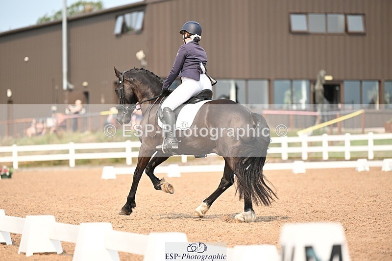 250816-150514-06088 - 027-Samantha.PringTongwynlais.Moon.Dancer