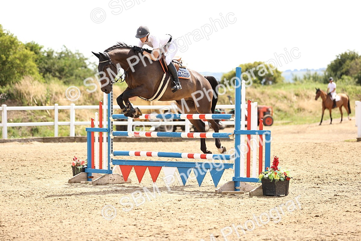 SBM_000580 - Class 15 - Redpost Equestian Senior Foxhunter - 1.20m