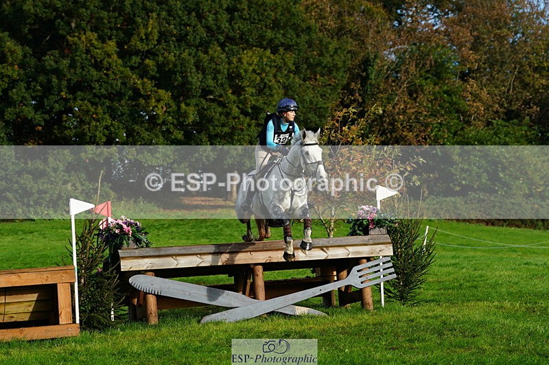 251025A-095706-16014 - D-329-Clementine.Montgomerie