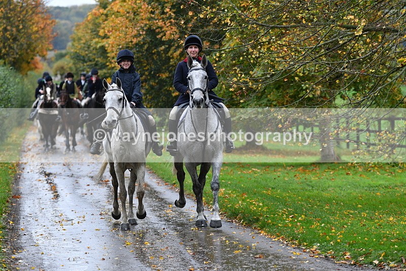 WJ5_6206 - B&B walk back for Hunt Tea !