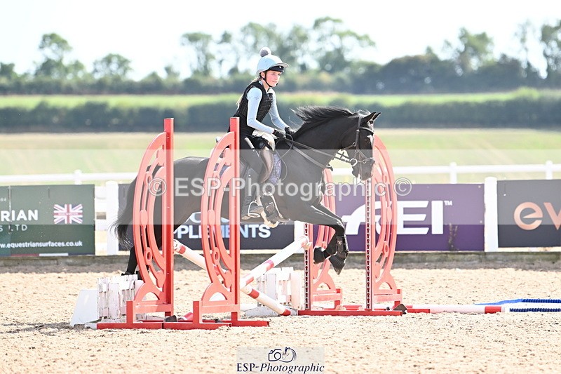 250821B-160215-00641 - Group B - Danielle