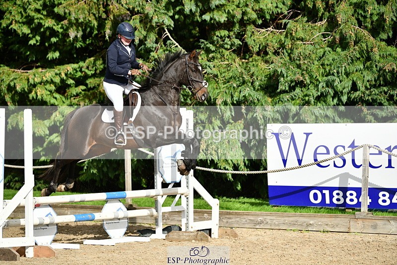 251004A-150404-01648 - Classes 8 & 9 70cm