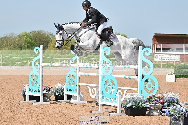 240512A-112010-17503 - Cls 48 National 1.30m Open