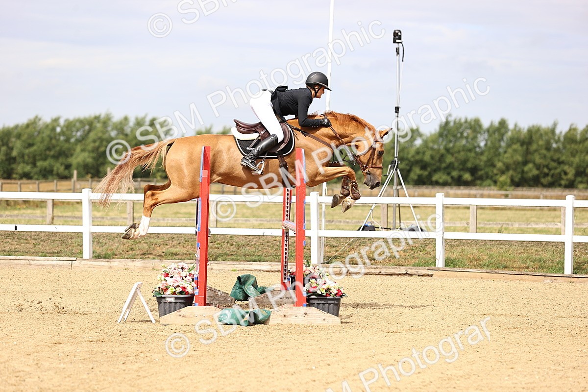 SBM_009527 - Class 8 - Senior Newcomers - 1.10  Open