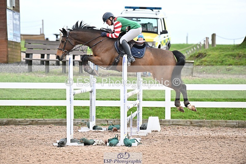 241206-130925-00922 - Cls 5 Newcomers and 1.10m Open