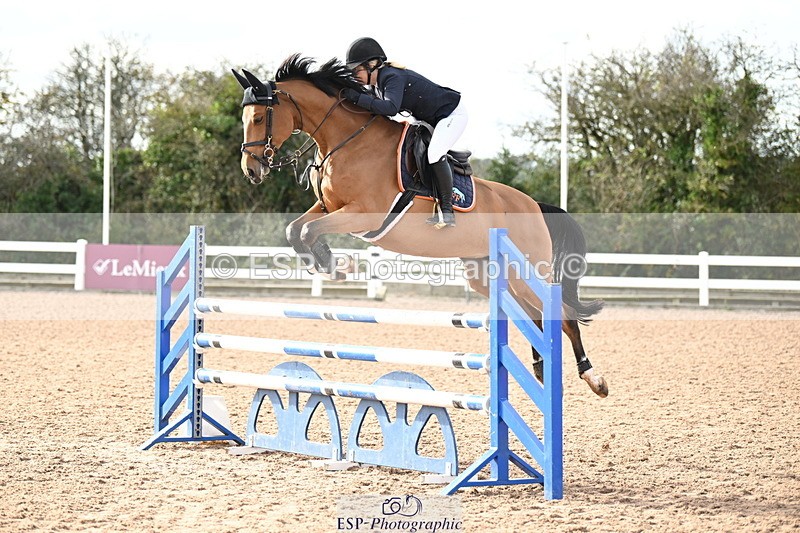 241023A-142514-01034 - Cls 4 Newcomers and 1.10m Open