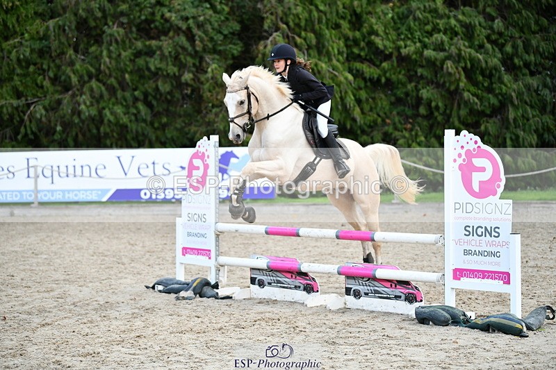 251004A-162802-02073 - Classes 10 & 11 80cm