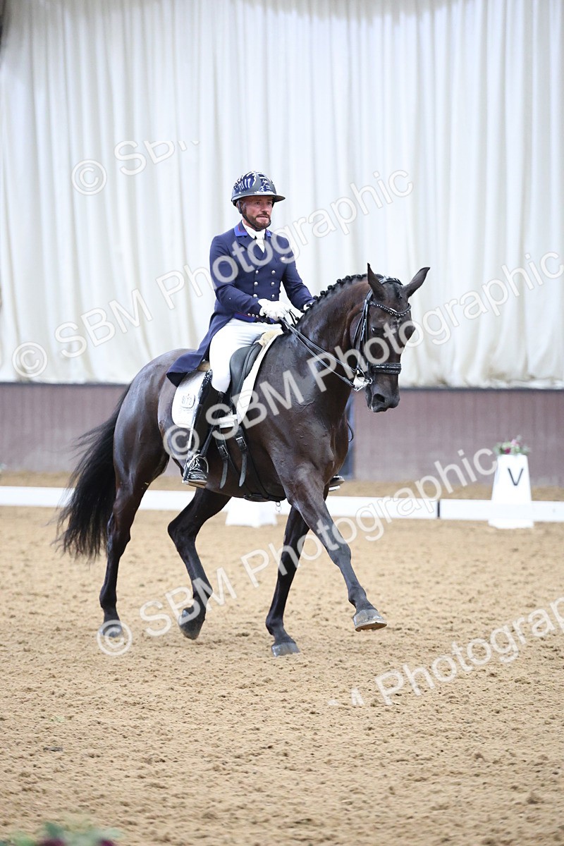 SBM_004318 - Class 9 - FEI Inter 1 Gold - 15.55-16.43