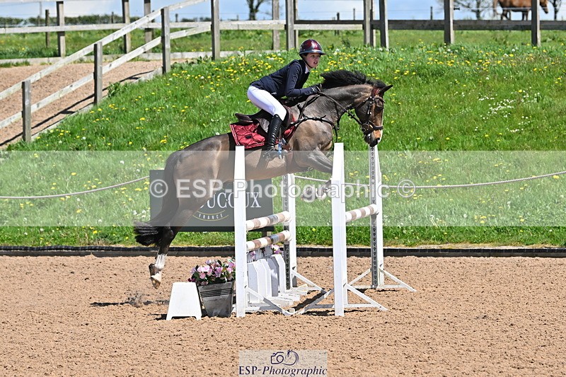 240504A-130026-01684 - Cls 4 Blue Chip Pony Newcomers & 1m Open