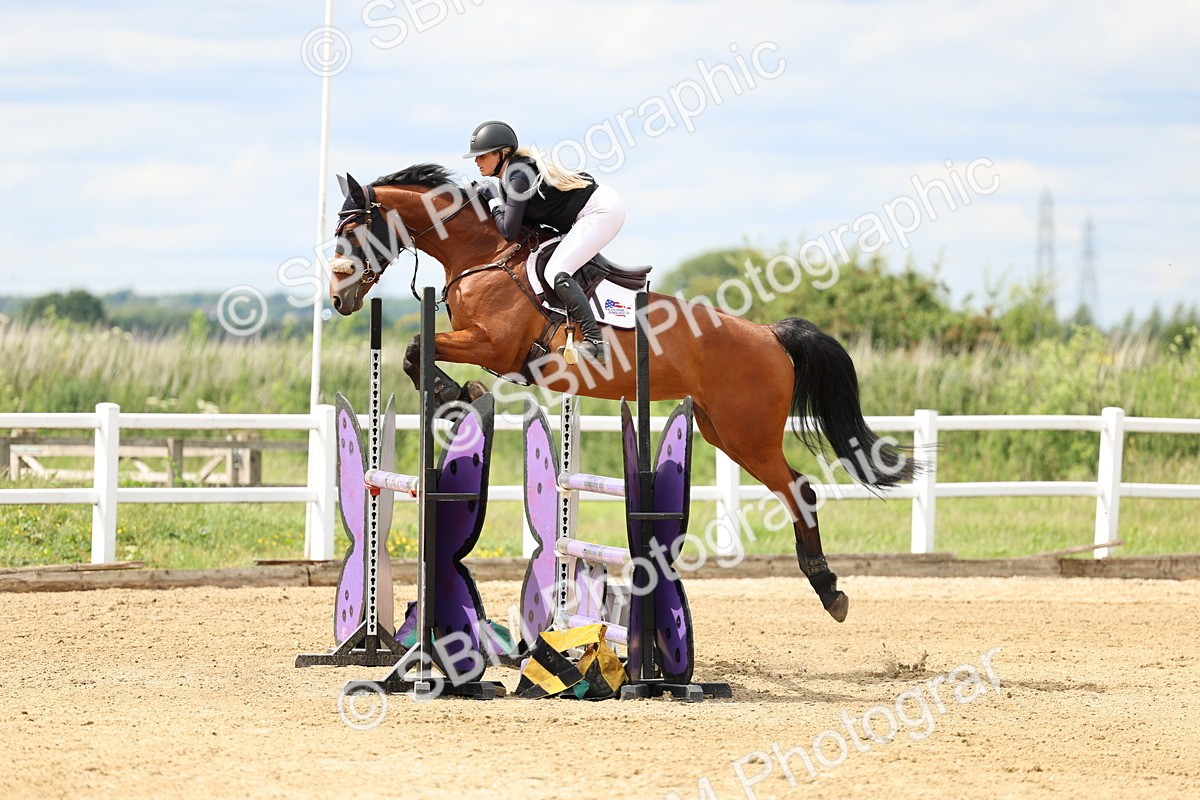 SBM_006119 - Class 19 - Senior Newcomers - 1.10m