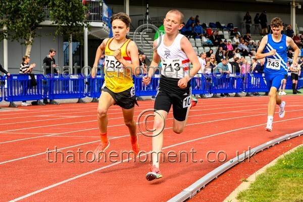 Age25SAT-915265 - Track Male