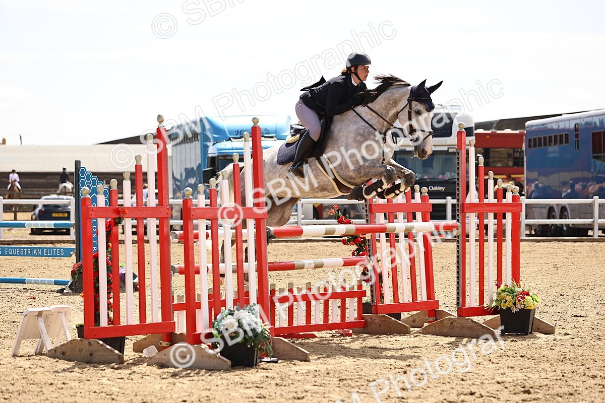 SBM_009833 - Class 8 - Senior Newcomers - 1.10  Open