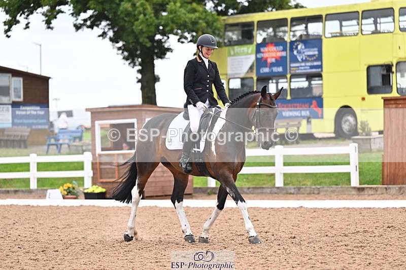 240817A-151728-10240 - 191-Sarah.Tancock-Fairly.Smart