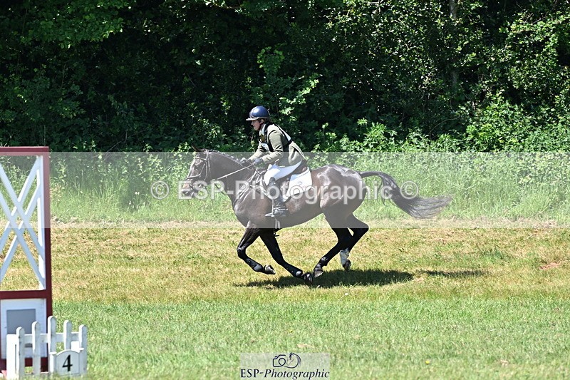 250522B-121302-01969 - 157-SHANNONDALE.LUIGI-Lizzie.Luxton