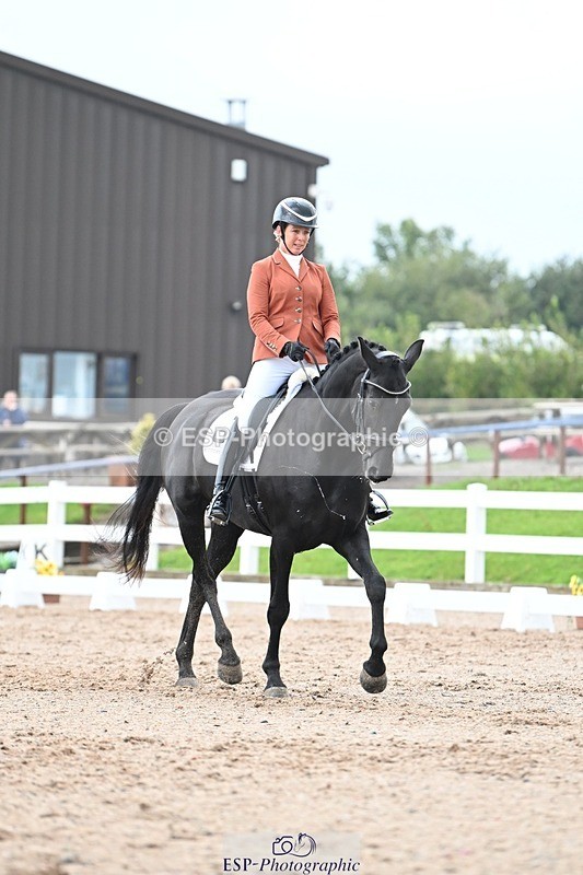 250907-122657-08344 - 004-Charlotte.DickerDevaldi's.Kiss