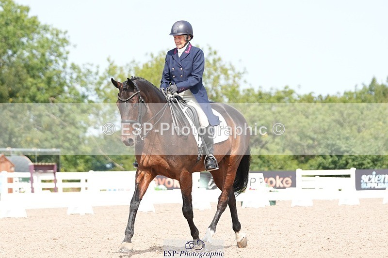 250815-120002-01022 - 015-Susan.LanzWellshead.Foxtrot