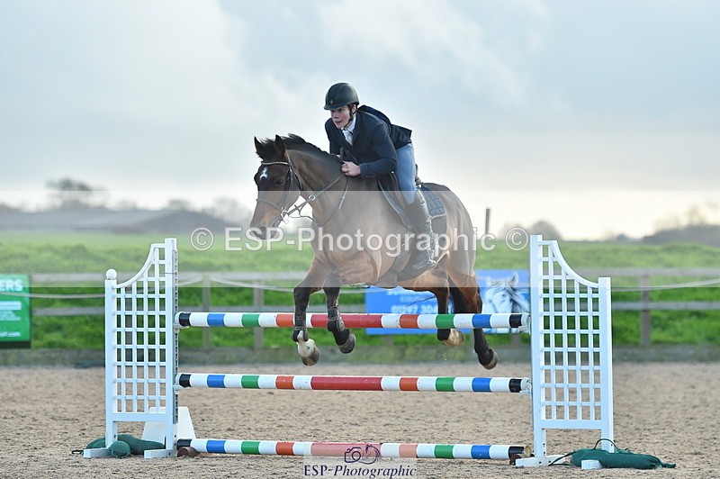 231119A-154242-06404 - Sun Cls 11-13 Children on Horses 90cm, 1m & 1.10m