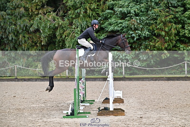 250831A-124420-10407 - Cls 42 Snr 1m Grand Prix