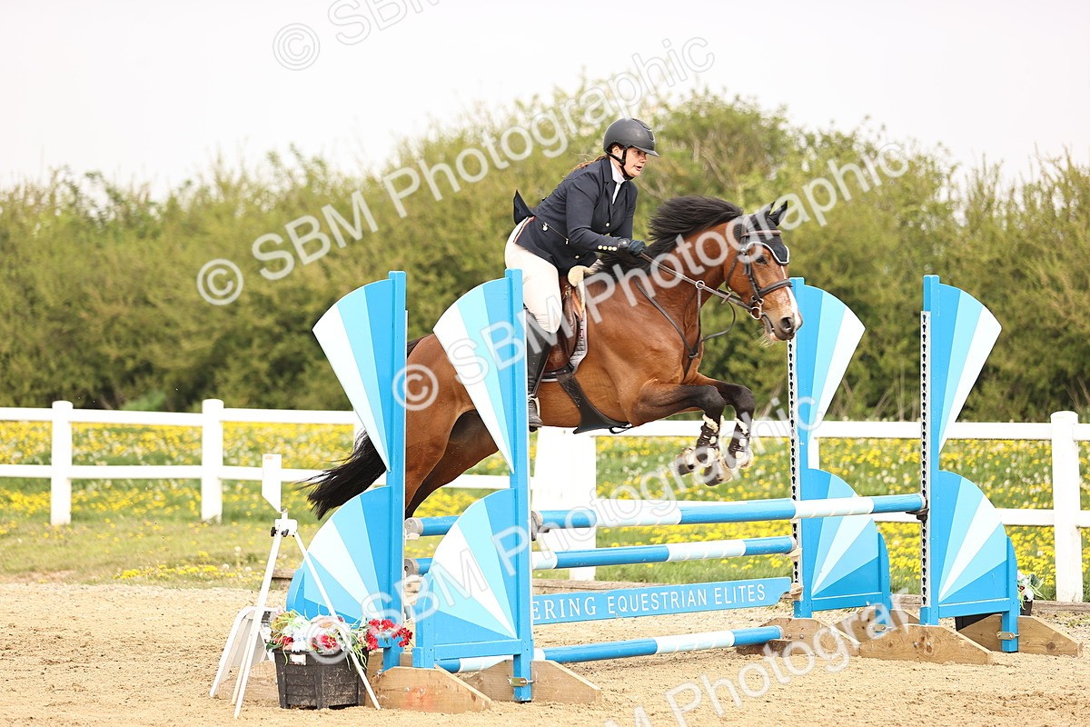  - Class 15 - Senior British novice - 90cm