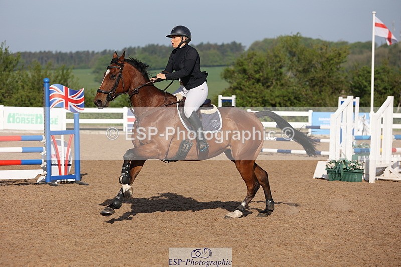 240510A-082808-04242 - Cls 13 British Novice and 90cm Open
