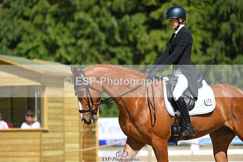 230526-155823-07228 - 252-LVS_MOVISTAR-Elizabeth_Barratt-WEDTrotUp+DR