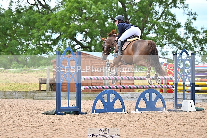 240608A-131922-02513 - Cls 4 Snr Newcomers and 1.10m Open